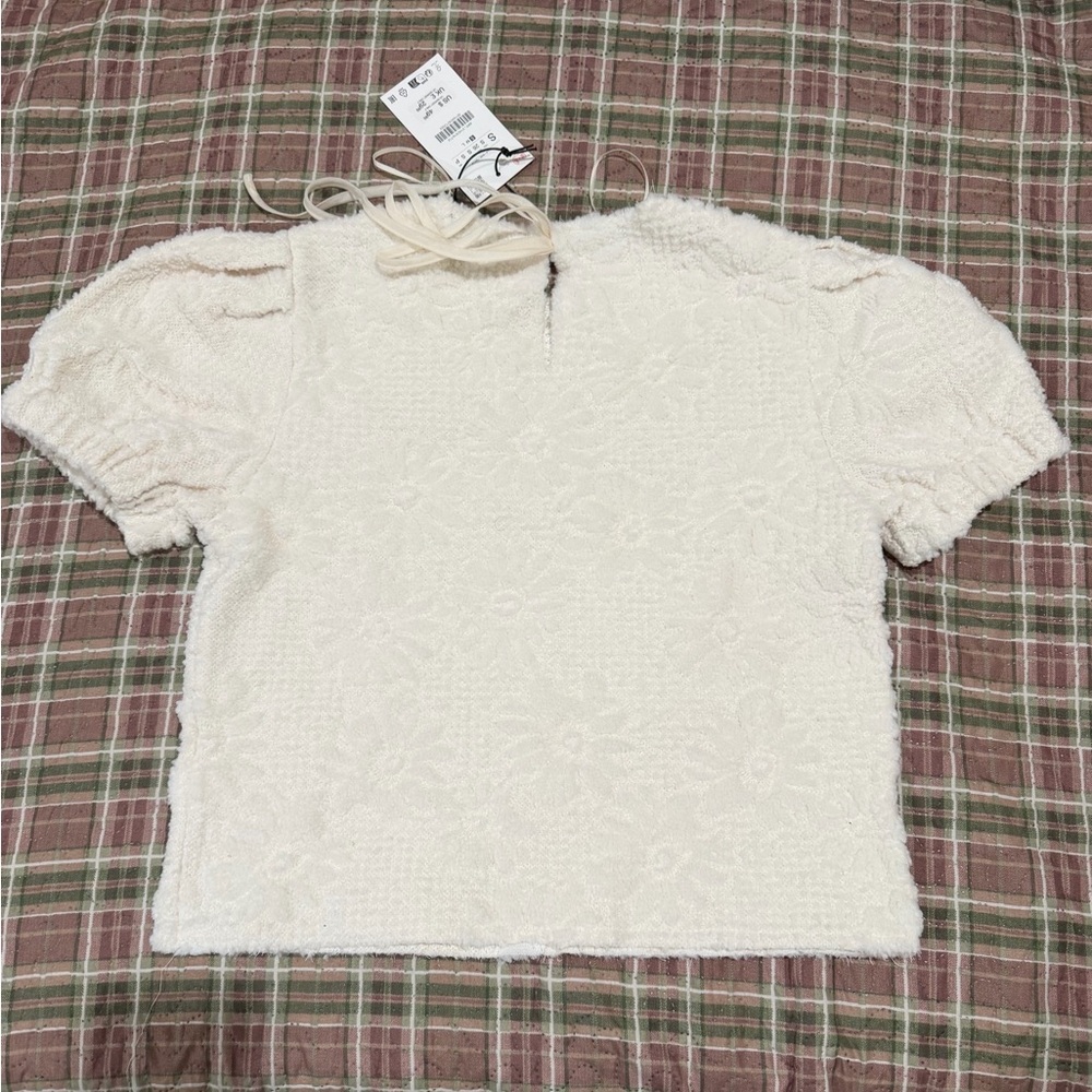 PUFF SLEEVE KNIT TOP